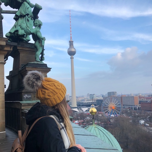 Meet your Posher, Sadie - Picture 3 of 4